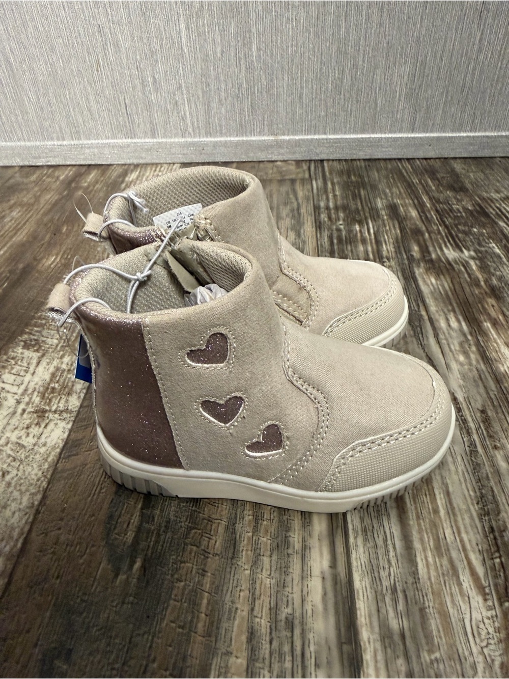 Stride Rite Little Girls Beige Suede Ankle Boots with Glitter Hearts Size 6 - Picture 8 of 16
